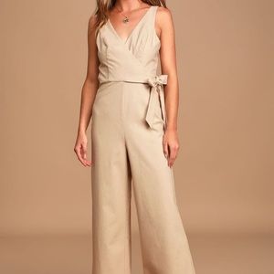 Lulu’s beige sleeveless jumpsuit